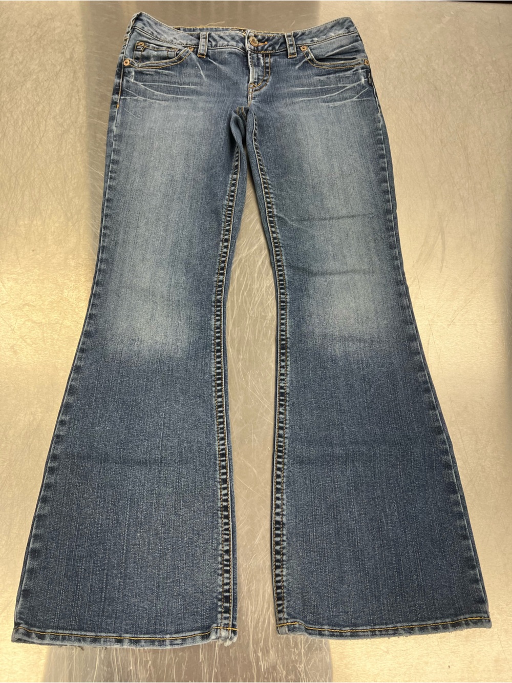 Silver Aiko Y2K Medium Wash Distressed Flared Blue Jeans Women's 31